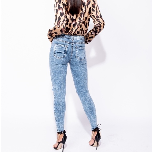 Parisian Snow Child Acid Wash Slit Knee High Waist Skinny Jeans 2 NWT - Picture 4 of 5